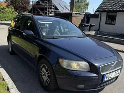Blå Begagnad 2005 Volvo V50 Kinetic Kombi | 18 500 kr (Marknadspris)