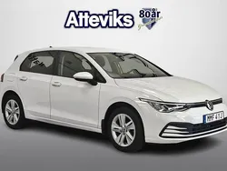 Vit Begagnad 2020 VW Golf VIII Life Halvkombi | 194 900 kr (Marknadspris)