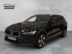 Begagnad 2022 Volvo V60 CC Kombi | 309 000 kr (Marknadspris)