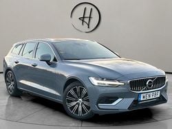 Grå Begagnad 2021 Volvo V60 SE Kombi | 299 500 kr (Bra pris)