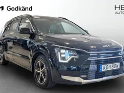 Svart (black) Begagnad 2023 Kia Niro Advance SUV | 369 900 kr (Marknadspris)