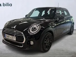 Svart Begagnad 2018 Mini Cooper Essential Halvkombi | 194 900 kr (Marknadspris)