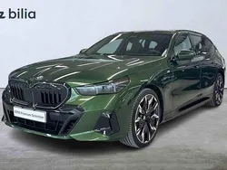 Grön Begagnad 2025 BMW 550e Kombi | 1 029 900 kr