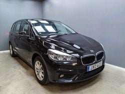 Svart Begagnad 2016 BMW 218 Minibuss | 119 900 kr (Bra pris)