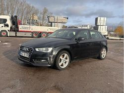 Svart Begagnad 2014 Audi A3 Sportback Ambition Halvkombi | 124 000 kr (Marknadspris)