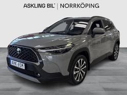 Grå Begagnad 2024 Toyota Corolla Cross Style SUV | 365 000 kr (Marknadspris)