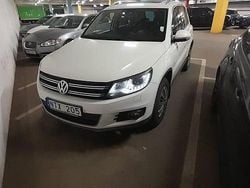 Vit Begagnad 2012 VW Tiguan Sportline SUV | 99 000 kr (Marknadspris)