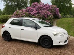 Vit Begagnad 2011 Toyota Auris Halvkombi | 45 000 kr