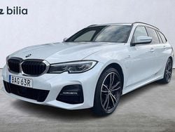 Vit Begagnad 2020 BMW 330e M Sport Kombi | 349 900 kr (Marknadspris)