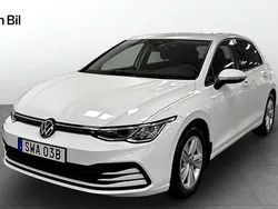 Vit Begagnad 2022 VW Golf VIII Life Kombi | 269 000 kr (Marknadspris)
