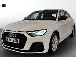 Vit Begagnad 2022 Audi A1 Sportback Proline Halvkombi | 224 000 kr (Marknadspris)