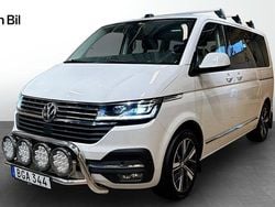 Ljusgrå Begagnad 2022 VW Multivan Highline Van | 599 900 kr (Bra pris)