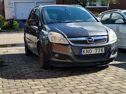 Grå Begagnad 2010 Opel Zafira Minibuss | 20 000 kr (Superpris)