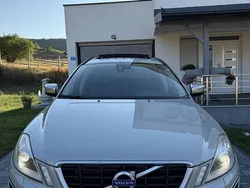 Vit Begagnad 2011 Volvo XC60 R-Design SUV | 129 900 kr (Marknadspris)