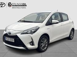 Vit Begagnad 2018 Toyota Yaris Hybrid Active Halvkombi | 169 000 kr (Marknadspris)