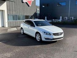 Vit Begagnad 2014 Volvo V60 Summum Kombi | 110 000 kr (Dyr)