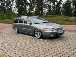 Grön Begagnad 2007 Volvo V70 Standard Kombi | 45 000 kr (Marknadspris)