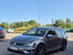 Grå Begagnad 2017 VW Golf Alltrack Kombi | 107 000 kr (Lite dyr)