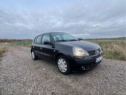 Svart Begagnad 2005 Renault Clio R.S. Halvkombi | 12 000 kr (Superpris)
