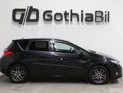 Svart Begagnad 2014 Toyota Auris Edition Halvkombi | 139 900 kr (Marknadspris)