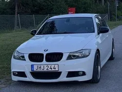 Vit Begagnad 2009 BMW 325 Comfort Edition Sedan | 82 000 kr (Marknadspris)