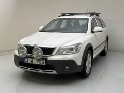 Vit Begagnad 2013 Skoda Octavia Scout Kombi | 35 000 kr (Marknadspris)