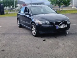 Svart Begagnad 2006 Volvo S40 Sedan | 12 500 kr (Superpris)