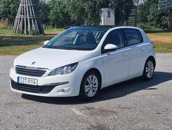 Vit Begagnad 2015 Peugeot 308 Active Halvkombi | 55 000 kr (Bra pris)