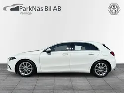 Vit Begagnad 2018 Mercedes A180 Halvkombi | 199 900 kr (Marknadspris)