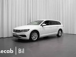 Vit (pure white (stängd för ny) Begagnad 2022 VW Passat Business Kombi | 254 500 kr (Marknadspris)