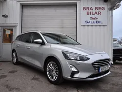 Grå Begagnad 2020 Ford Focus Titanium Kombi | 159 000 kr (Marknadspris)