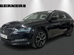 Svart Begagnad 2023 Skoda Superb Style Kombi | 369 900 kr (Marknadspris)