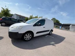 Vit Begagnad 2013 Peugeot Partner Minibuss | 39 000 kr (Bra pris)