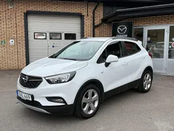 Vit (summit white) Begagnad 2017 Opel Mokka X Enjoy SUV | 145 900 kr (Marknadspris)