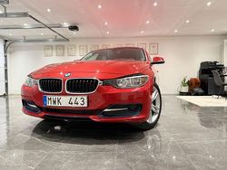 Röd Begagnad 2012 BMW 320 Sport Line Sedan | 109 900 kr (Marknadspris)