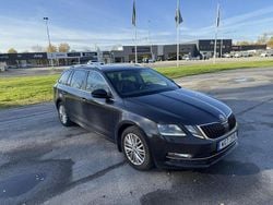 Svart Begagnad 2019 Skoda Octavia G-TEC Style Kombi | 65 000 kr (Marknadspris)