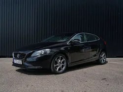 Svart Begagnad 2015 Volvo V40 Ocean Race Kombi | 109 900 kr (Marknadspris)