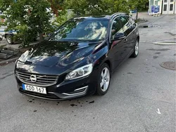 Svart Begagnad 2014 Volvo V60 Momentum Kombi | 99 000 kr (Bra pris)