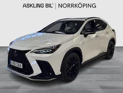 Vit Begagnad 2022 Lexus NX450h+ Sport Line SUV | 599 000 kr (Marknadspris)