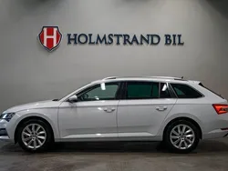 Vit Begagnad 2022 Skoda Superb Business Line Kombi | 334 900 kr (Bra pris)