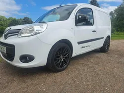 Vit Begagnad 2019 Renault Kangoo Minibuss | 125 900 kr (Marknadspris)