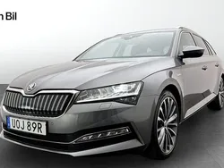 Grå Begagnad 2023 Skoda Superb LAURIN & KLEMENT Kombi | 384 500 kr (Marknadspris)