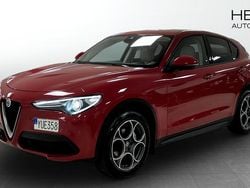 Röd (red) Begagnad 2018 Alfa Romeo Stelvio Super SUV | 239 000 kr (Bra pris)