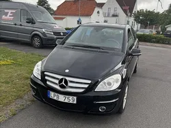 Svart Begagnad 2011 Mercedes B180 Minibuss | 34 000 kr (Superpris)
