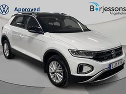 Vit Begagnad 2022 VW T-Roc Life SUV | 264 000 kr (Marknadspris)