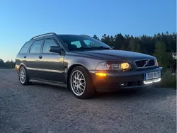 Grå Begagnad 2003 Volvo V40 Kombi | 20 000 kr (Lite dyr)