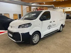 Vit Begagnad 2024 Toyota Proace Comfort Van | 544 900 kr