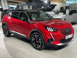 Röd Begagnad 2021 Peugeot e-2008 GTi SUV | 204 900 kr (Marknadspris)