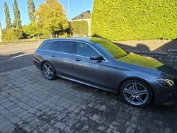 Grå Begagnad 2018 Mercedes E220 AMG line Kombi | 225 000 kr (Marknadspris)