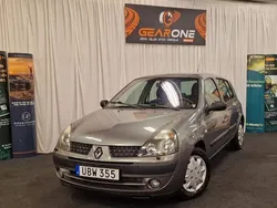 Mörkgrå (grå) Begagnad 2003 Renault Clio II Expression Halvkombi | 27 900 kr (Lite dyr)